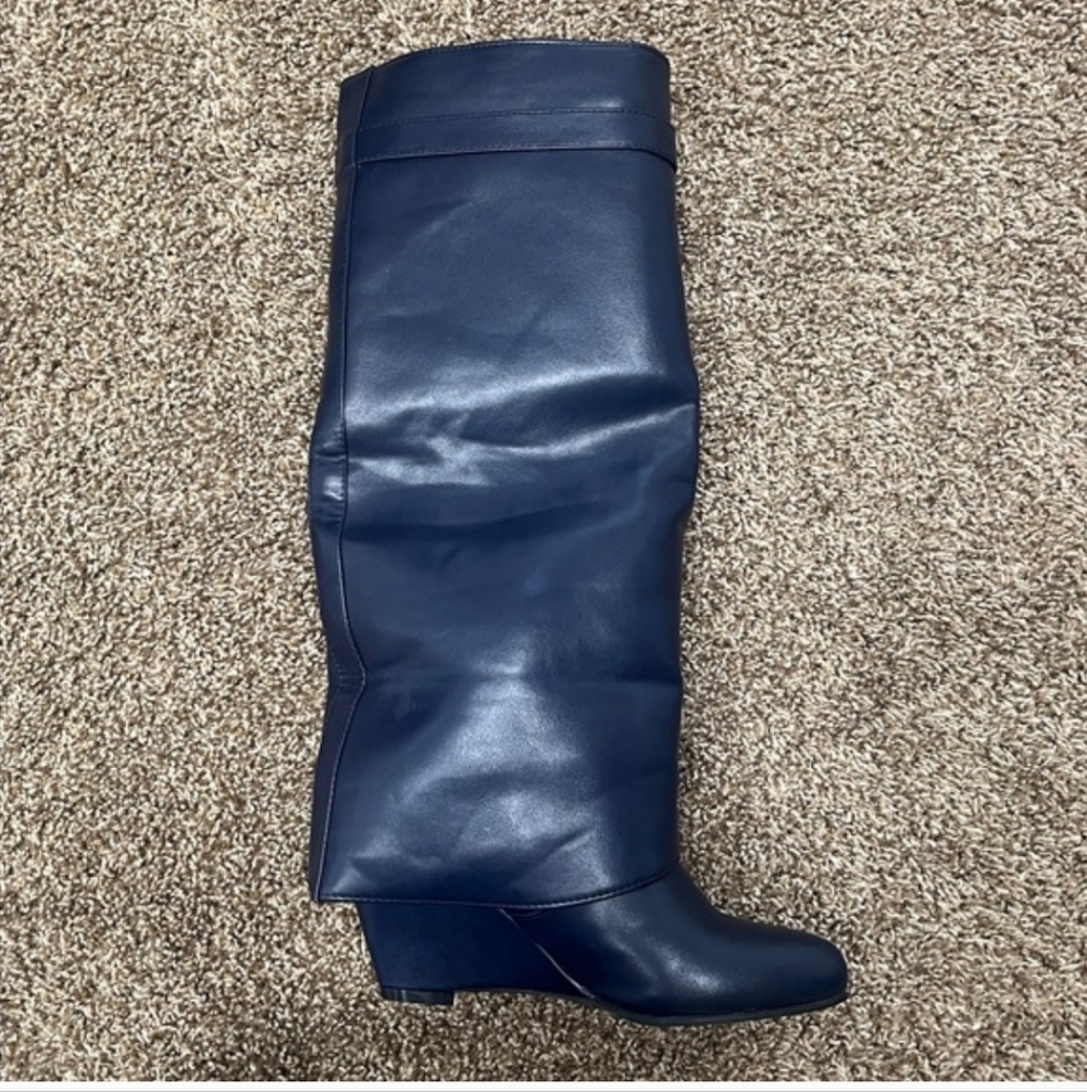 Stylish Women's Calf Navy Boots